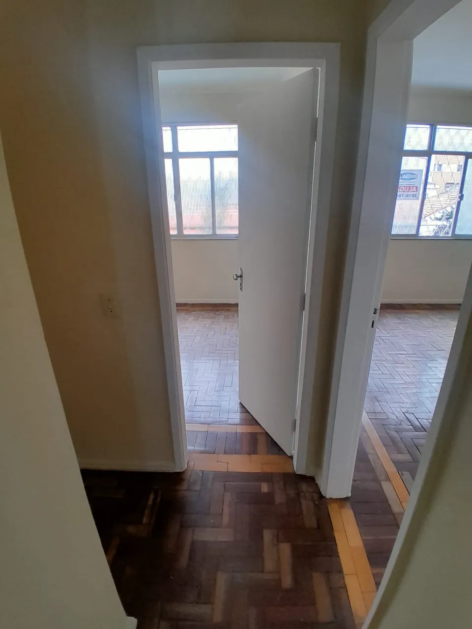 Apartamento de 3 quartos com armários planejados na cozinha — photo 3