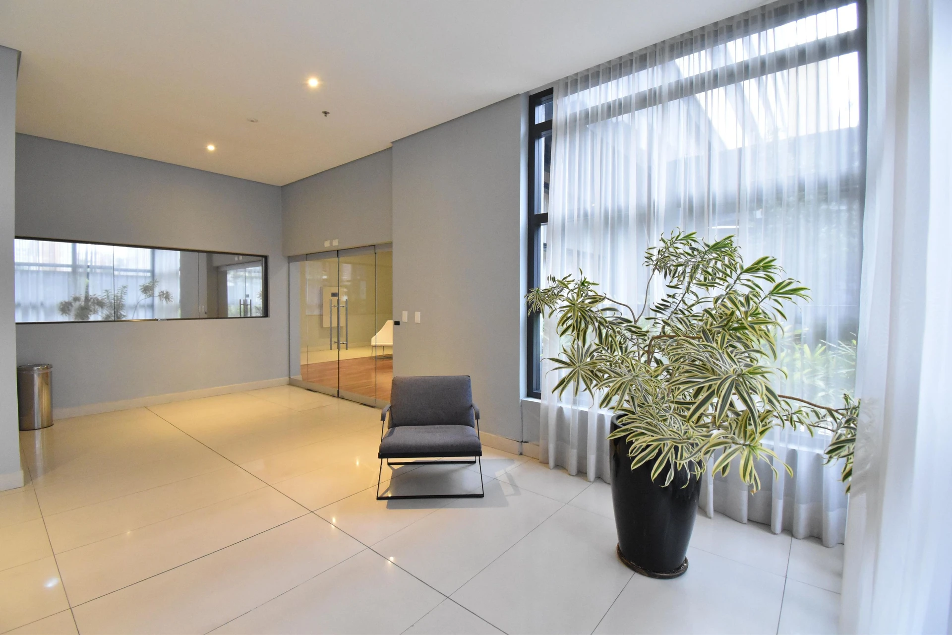 Меблированная студия 35 м² — photo 40