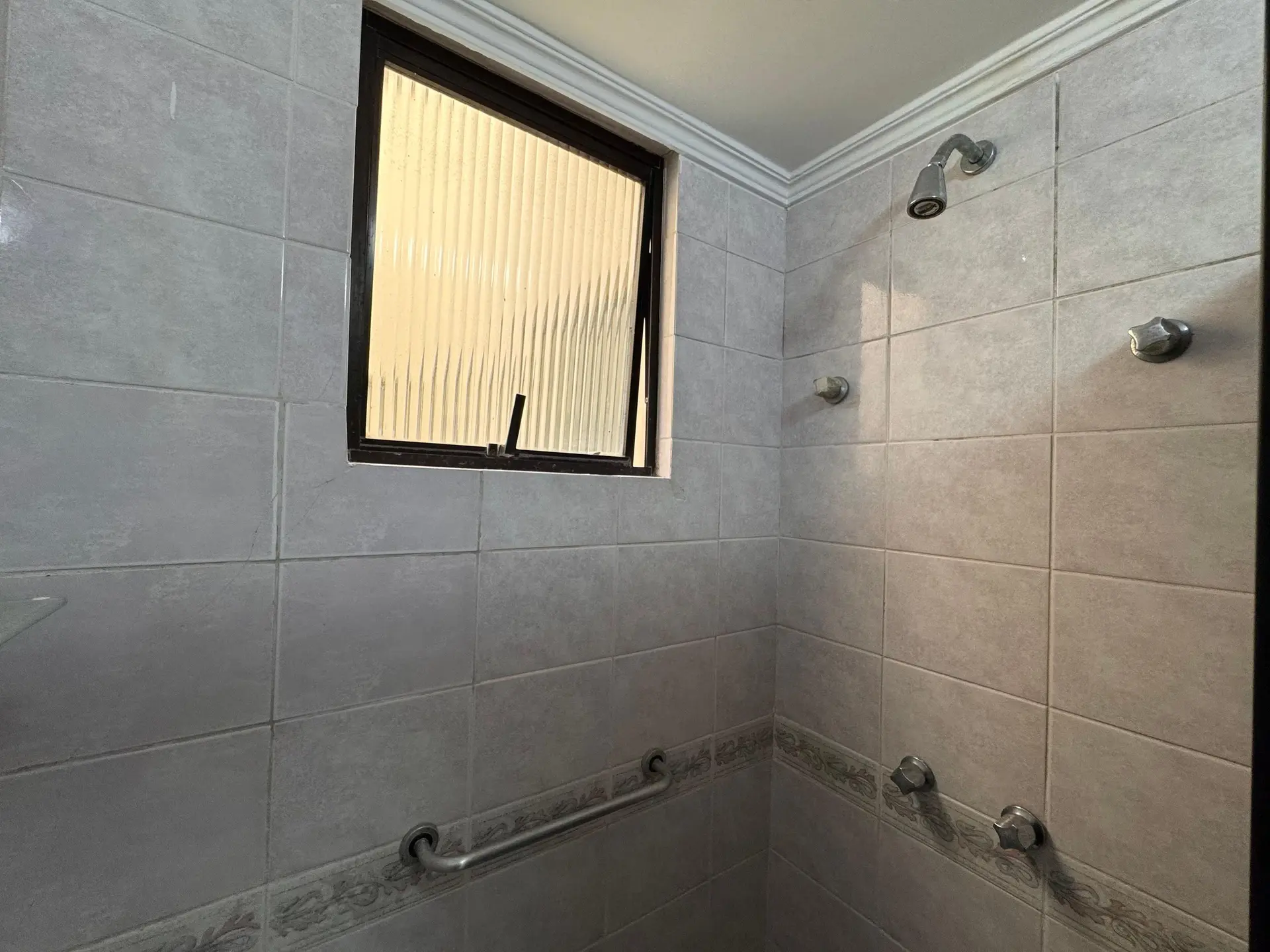 Орендна квартира з балконом: 2 кімнати та 1 спальня з ванною — photo 26