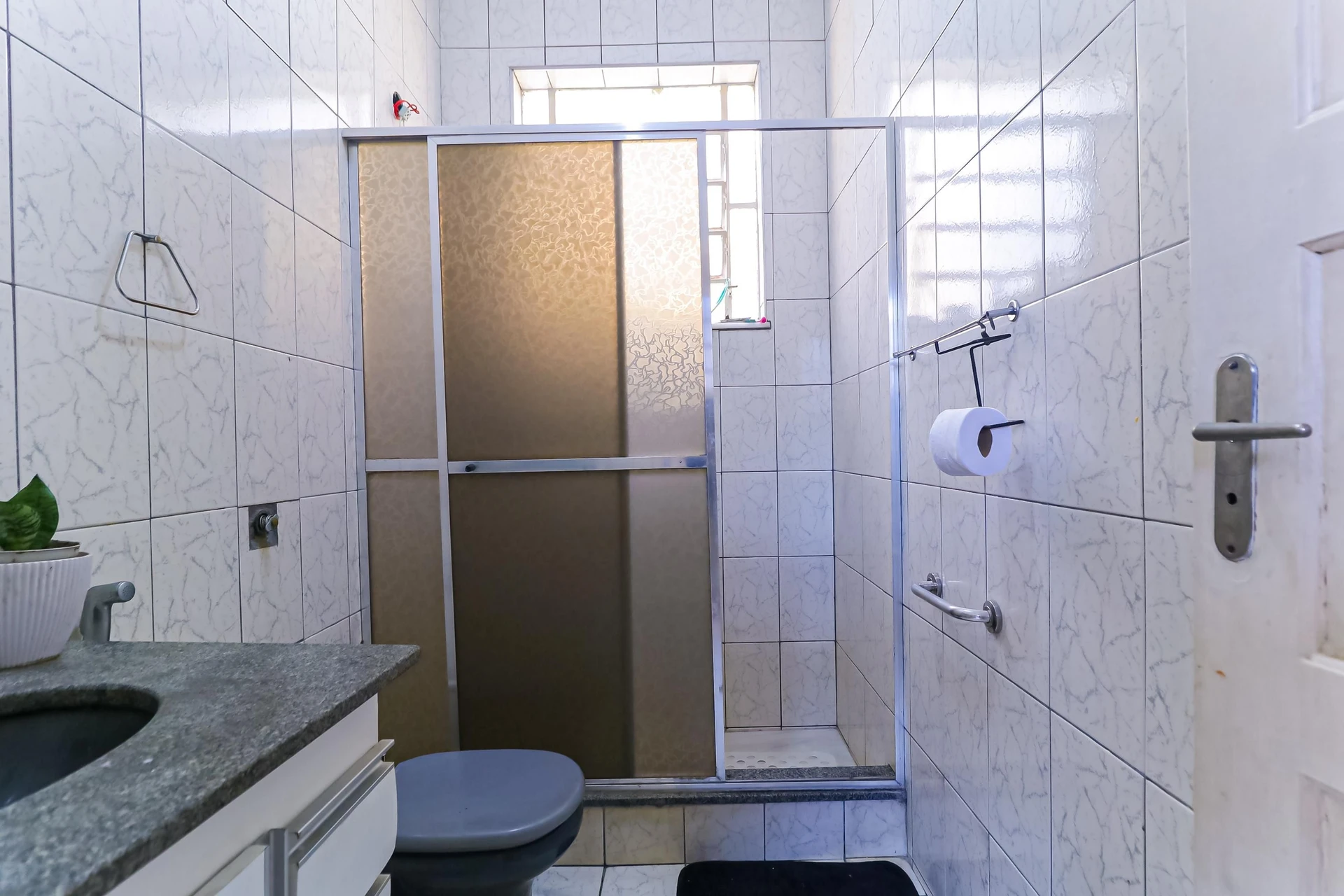 Washing machine in a one-bedroom apartment, 86 m² — photo 22