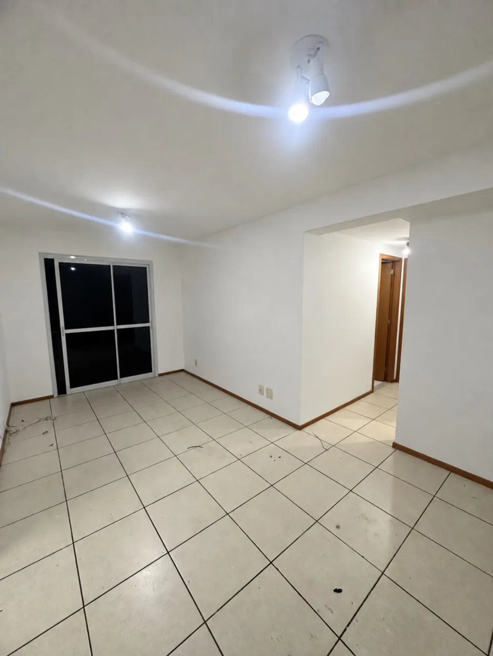 2-bedroom apartment in a building with a gym — photo 7