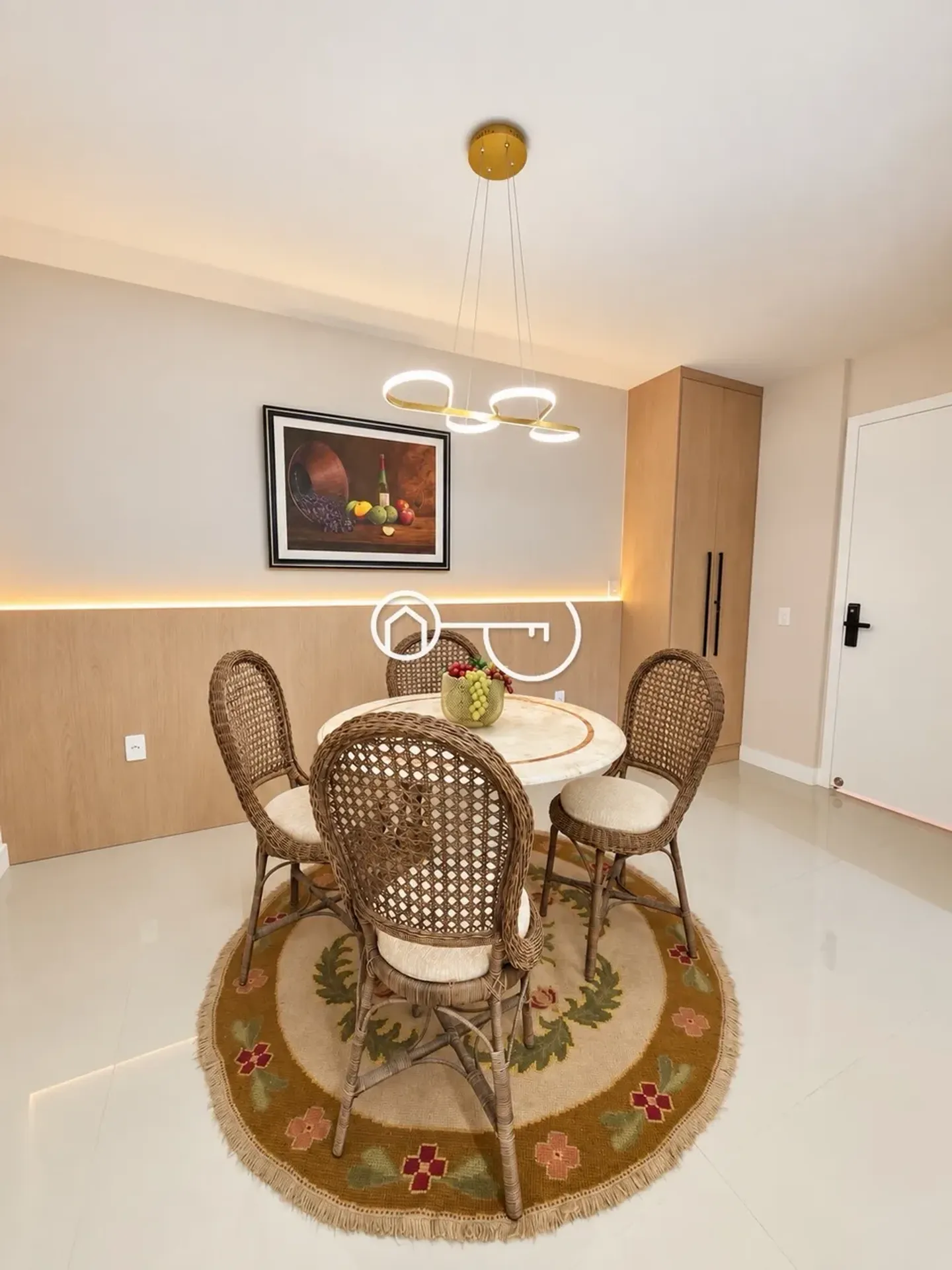 Furnished apartment, 93 m², with a mountain view — photo 41