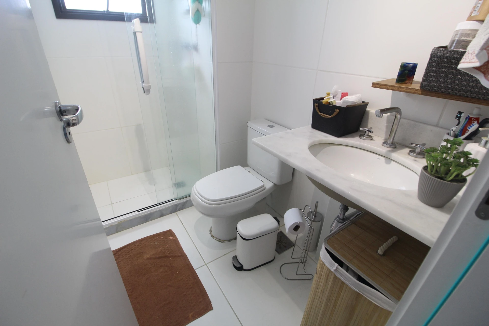 2-bedroom apartment with a glass-enclosed balcony — photo 32