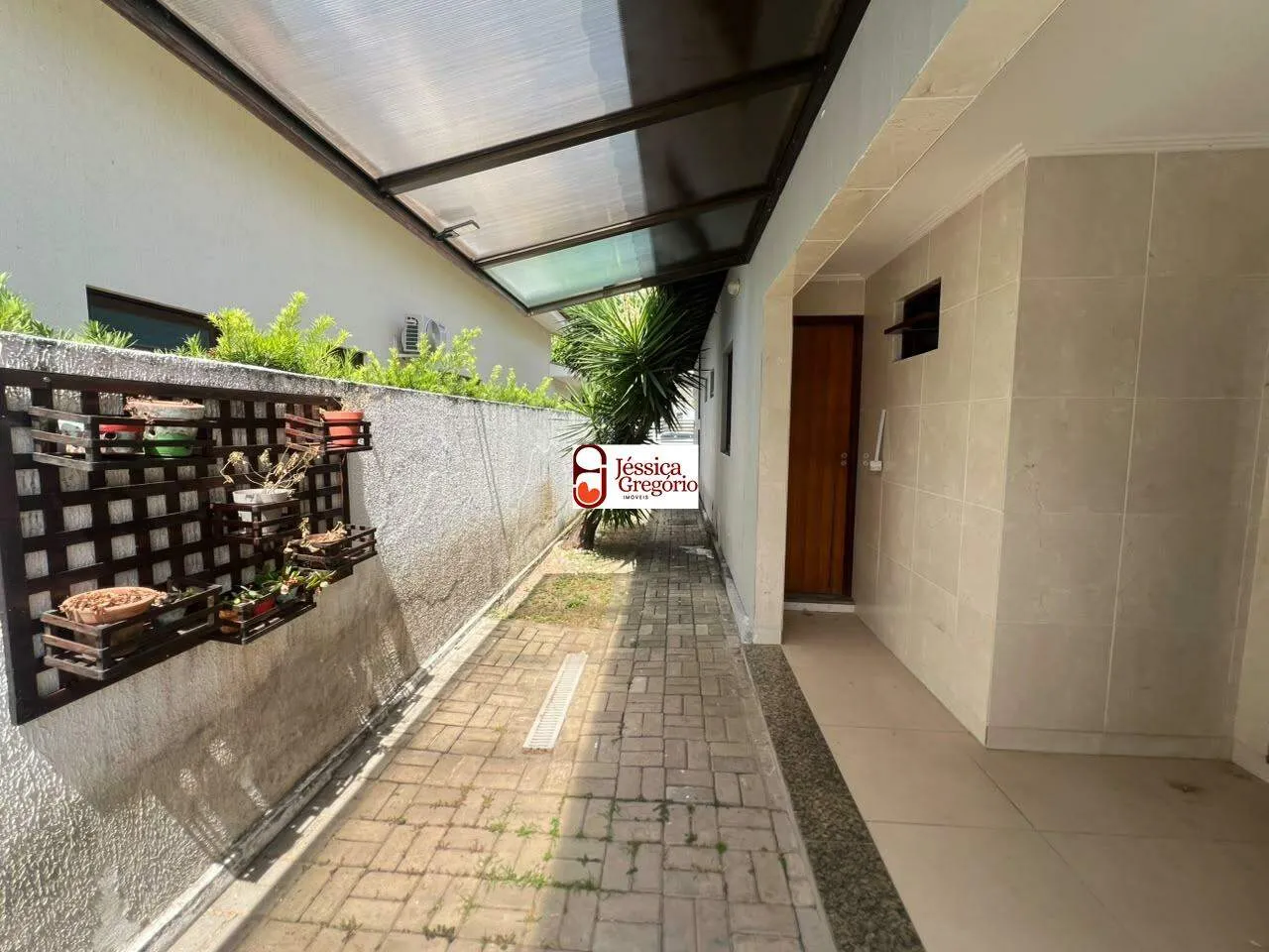 Сад и 4 спальни: дом 240 м² — photo 27