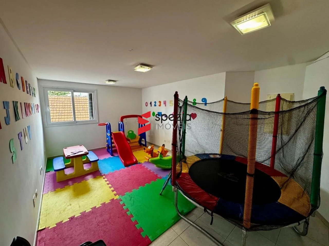 Рабочее место и 2 спальни: квартира 52 м² — photo 22