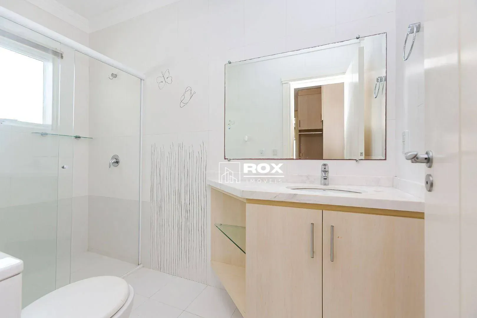 Unfurnished 598 m² house with 6 parking spaces — photo 22