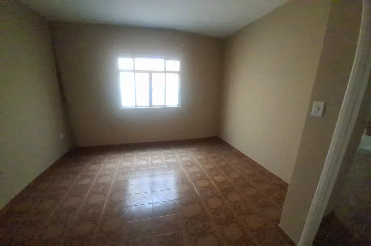 Apartamento sem mobília com 2 quartos e piso de cerâmica — photo 6