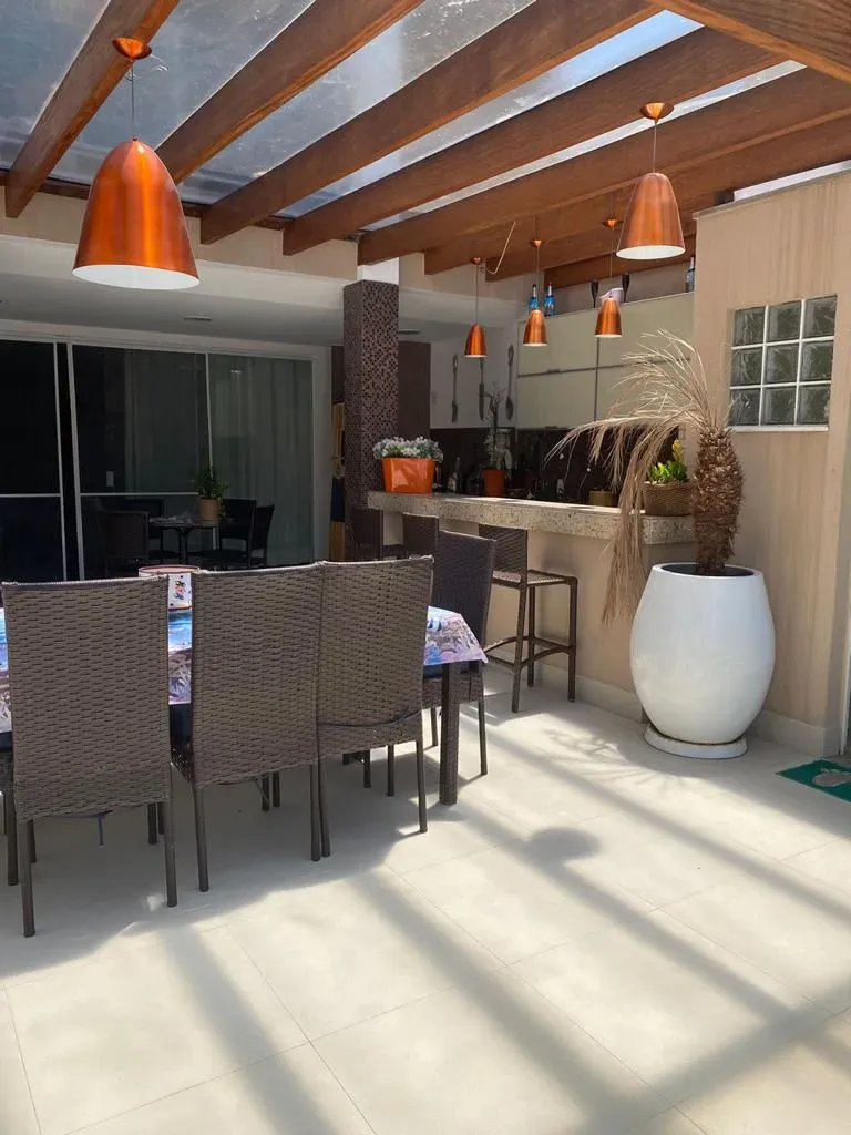 Casa com cozinha fechada e fogão a gás, 350 m² — photo 21