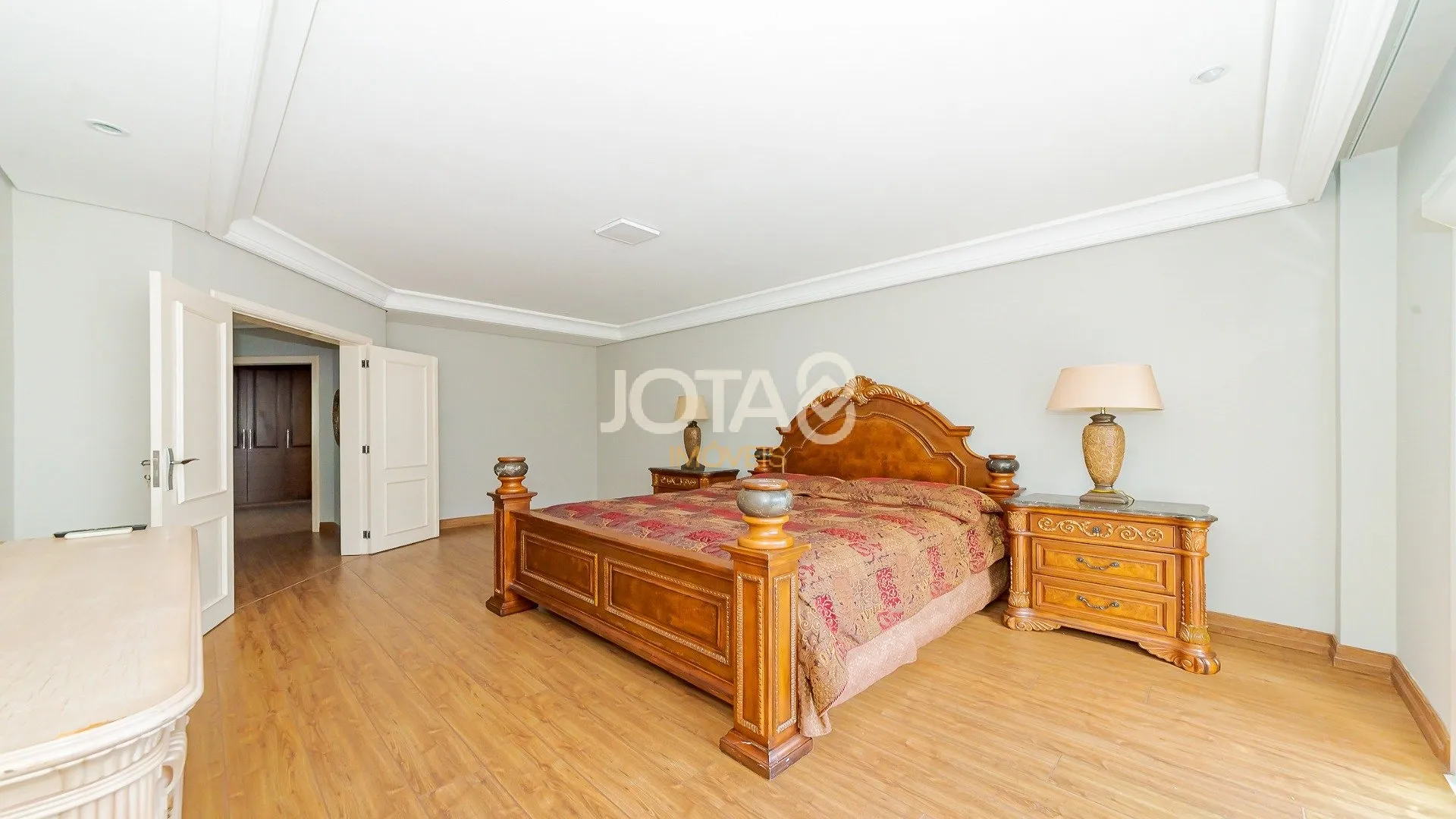 Furnished house with 5 bedrooms and 5 bathrooms — photo 23