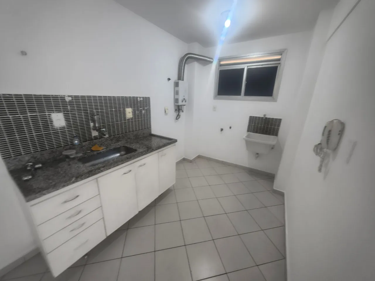 Apartment with 2 bedrooms, 1 bathroom and 1 parking spot — photo 2