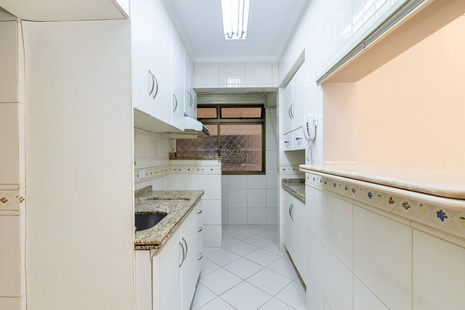 Wood or laminate floors in a 3-bedroom apartment, 86 m² — photo 10