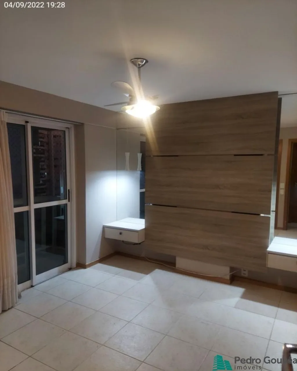 Apartamento residencial com cozinha fechada e coifa — photo 17