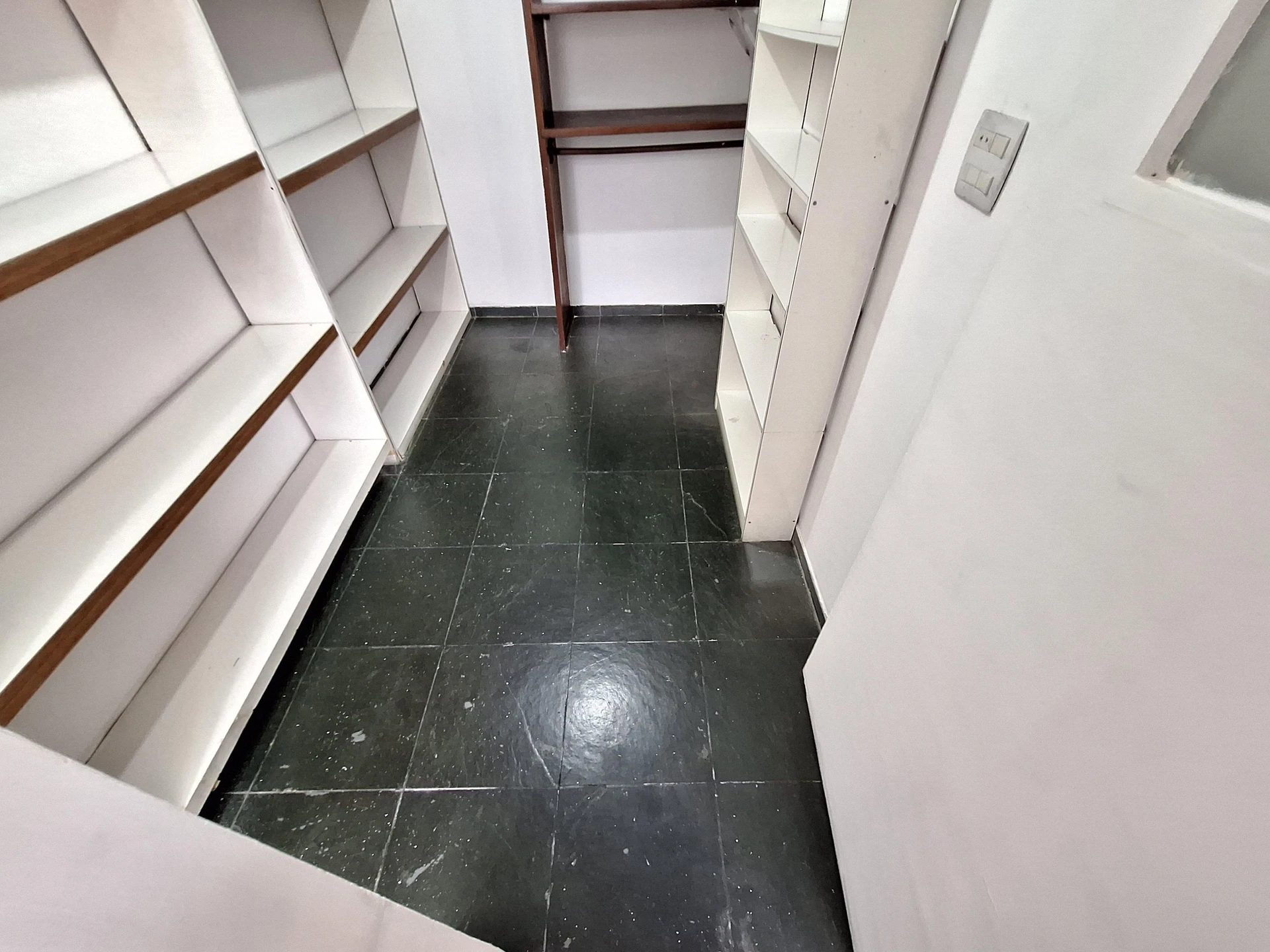 Apartamento de 75 m² com jacuzzi e varanda envidraçada — photo 35