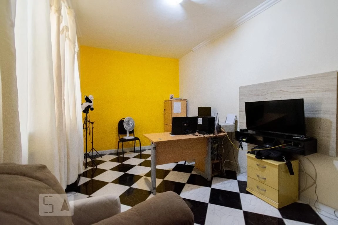 Furnished 4-bedroom house with private garden — photo 22