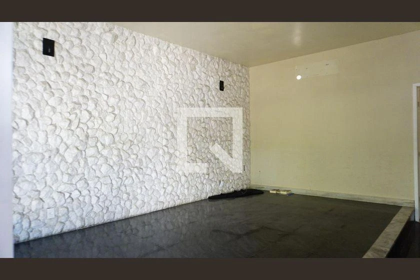 Rental house with 3 bedrooms, 480 m² and 2 parking spots — photo 8