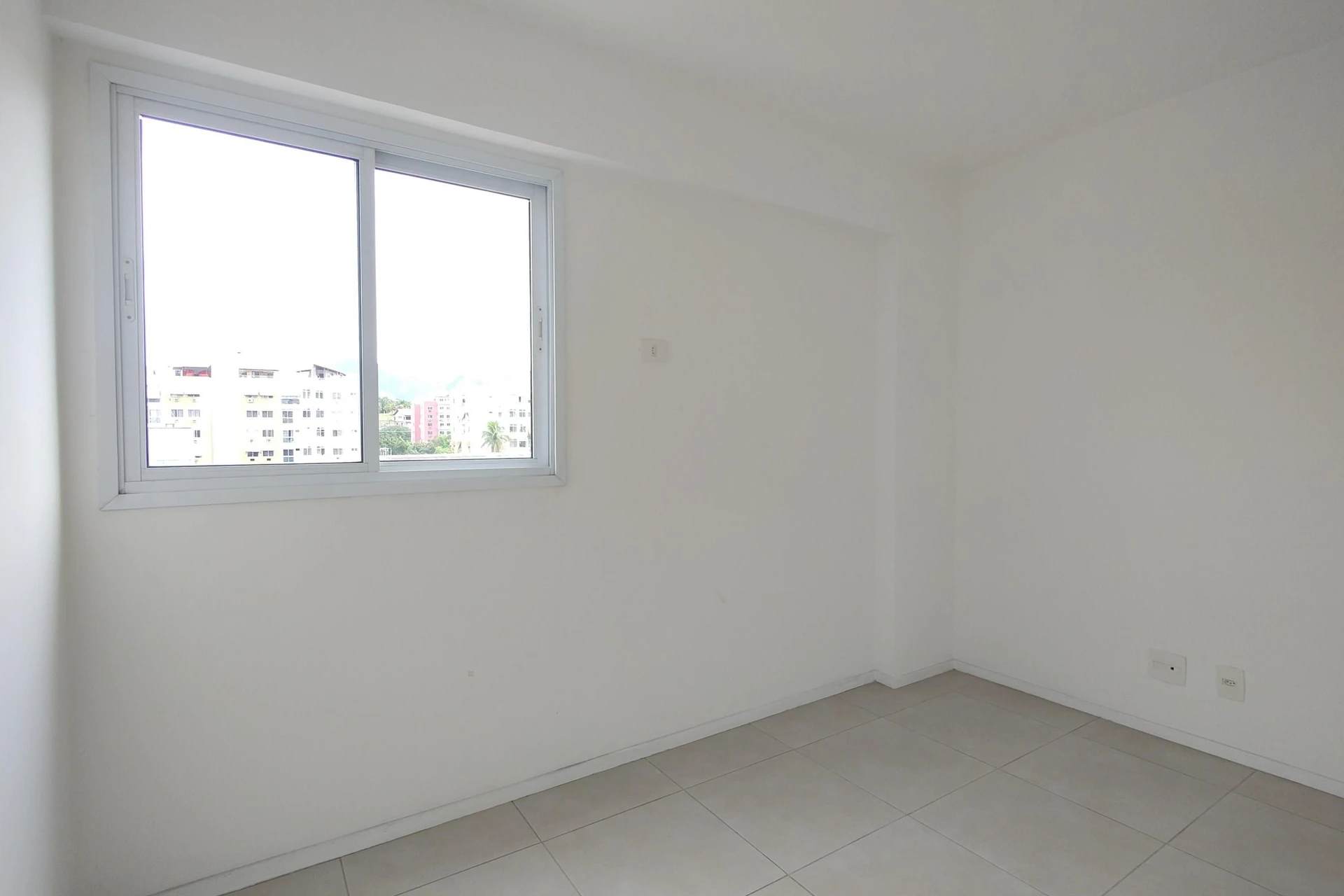 Apartamento sem mobília com 2 quartos e varanda — photo 66