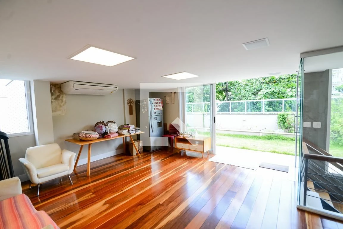 Furnished 4-bedroom apartment with 4 bathrooms — photo 49