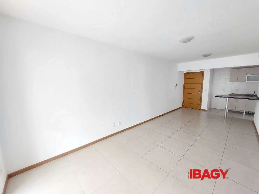 Apartamento com cozinha integrada e 3 quartos — photo 2