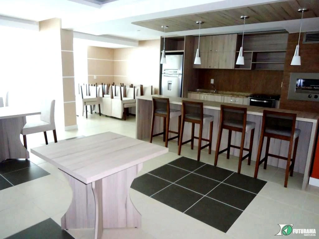 Студия 37 м² с панорамными окнами и застеклённым балконом — photo 5