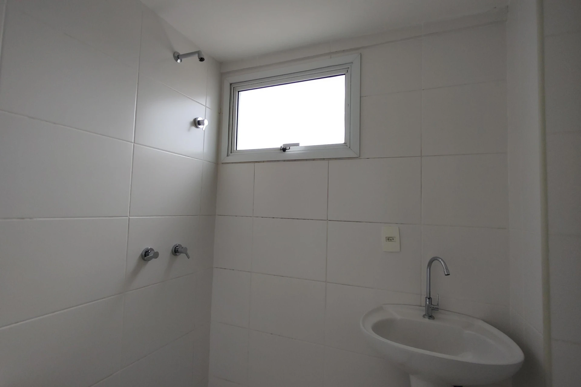 2-bedroom apartment with 1 en-suite and balcony — photo 23