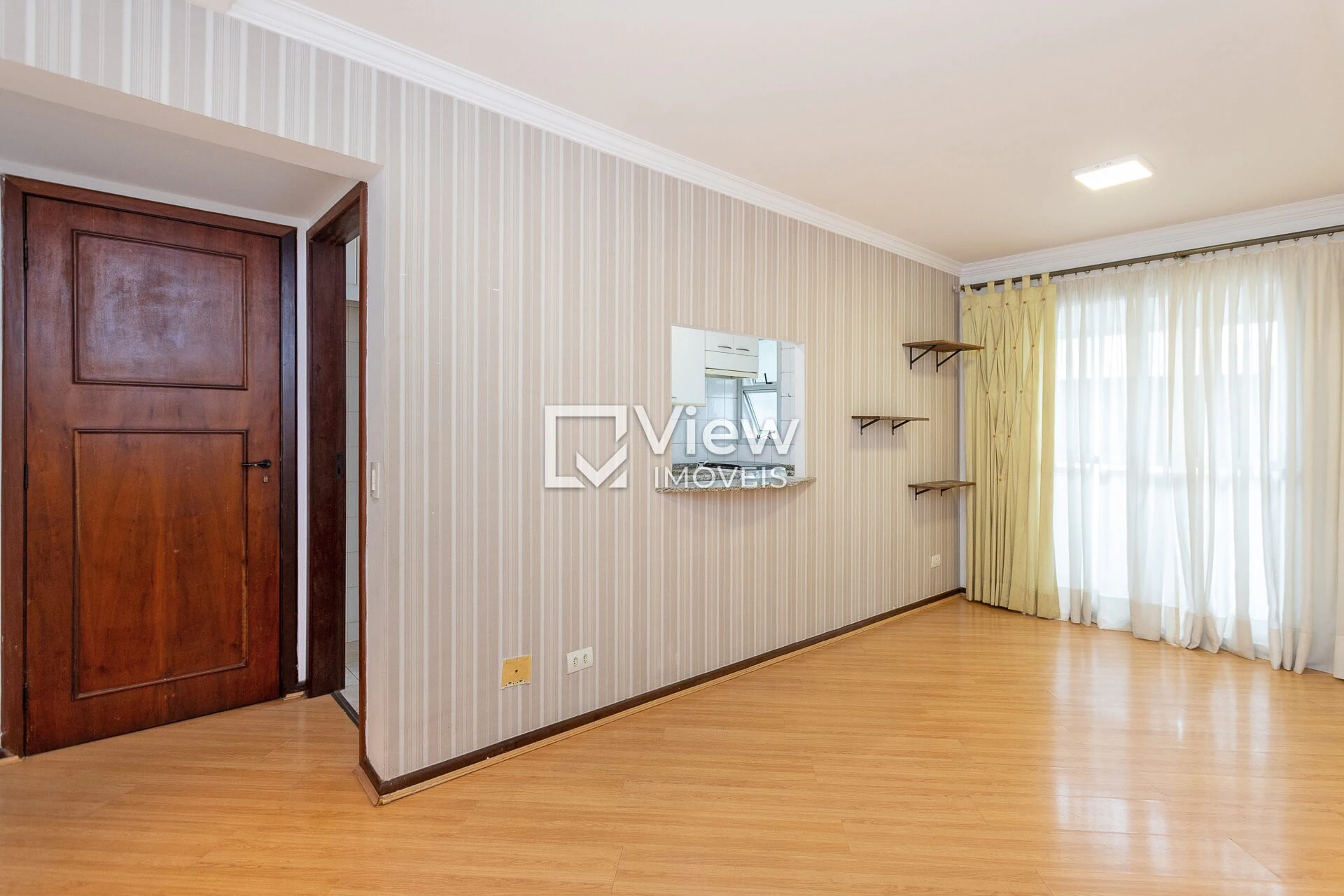 Apartment, 70 m², with wood or laminate floors — photo 24