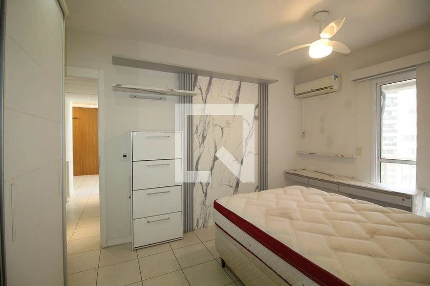 2-bedroom apartment with en-suite and glass balcony — photo 21