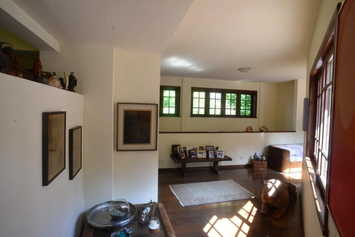 Casa mobiliada com 6 quartos e 5 suítes, com jardim — photo 76