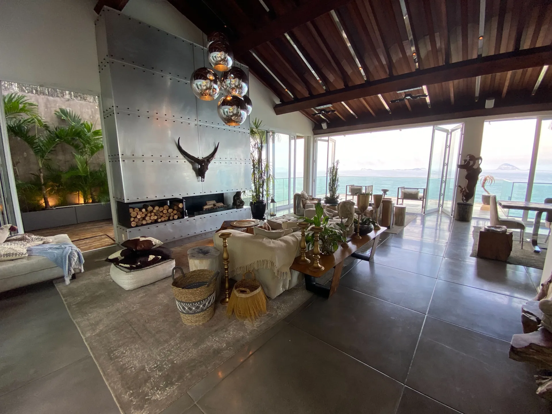 800 m² house with 5 bedrooms and an open-plan kitchen — photo 11