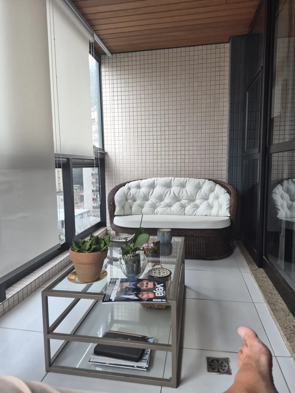One-bedroom apartment in a building with a gym — photo 6