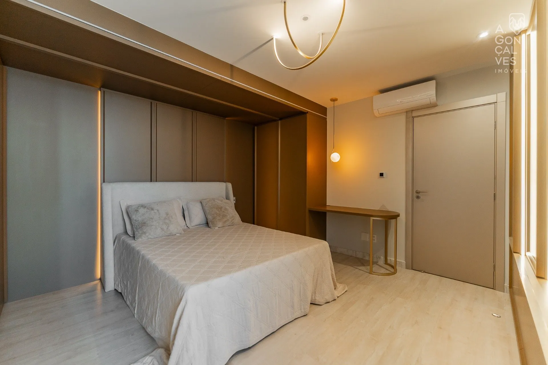 Furnished apartment with 3 suites and 257 m² — photo 61