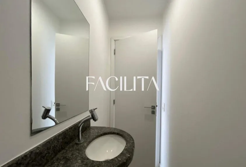Casa com 3 quartos e cozinha americana com fogão — photo 33