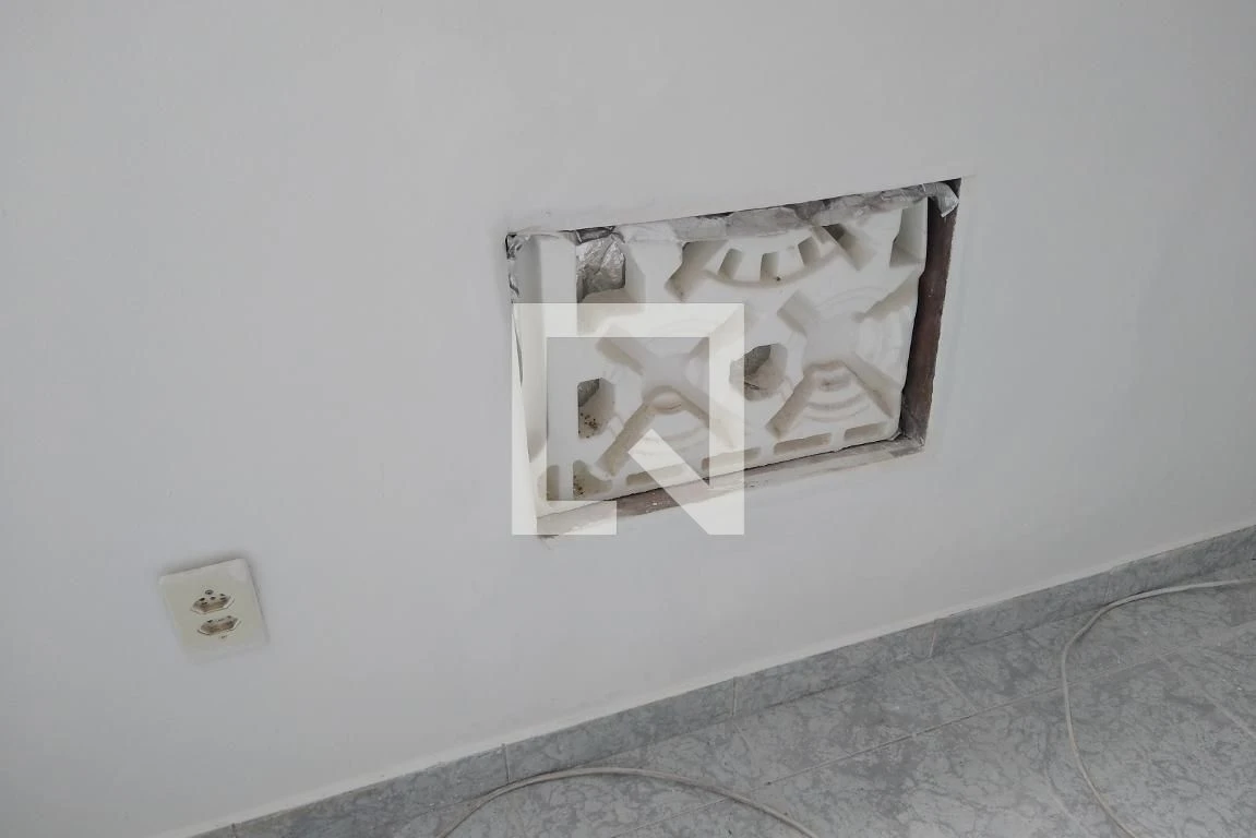 2-bedroom apartment in a building with a pool — photo 22