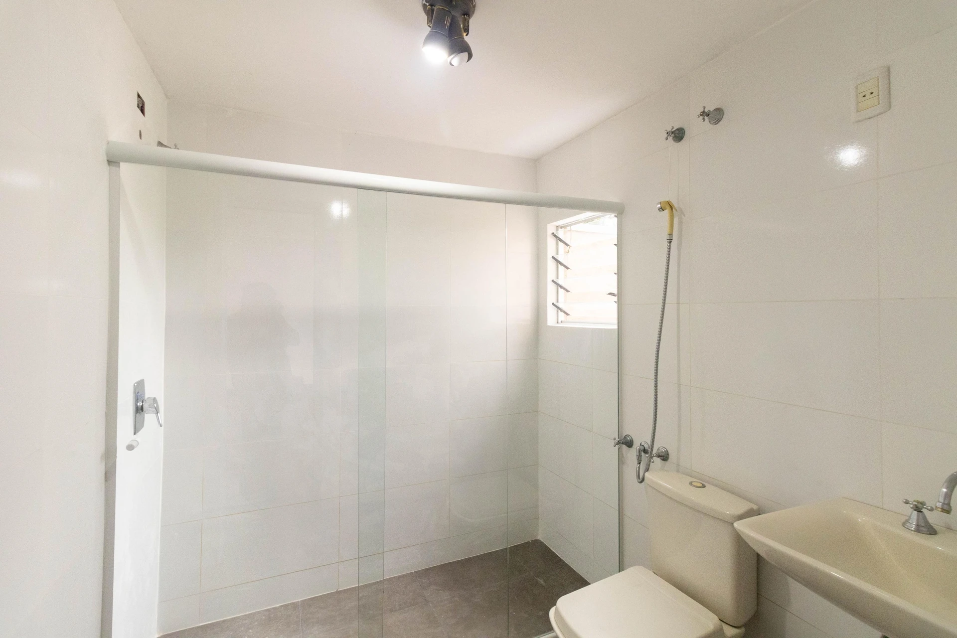 House, 195 m², with floor-to-ceiling windows — photo 18