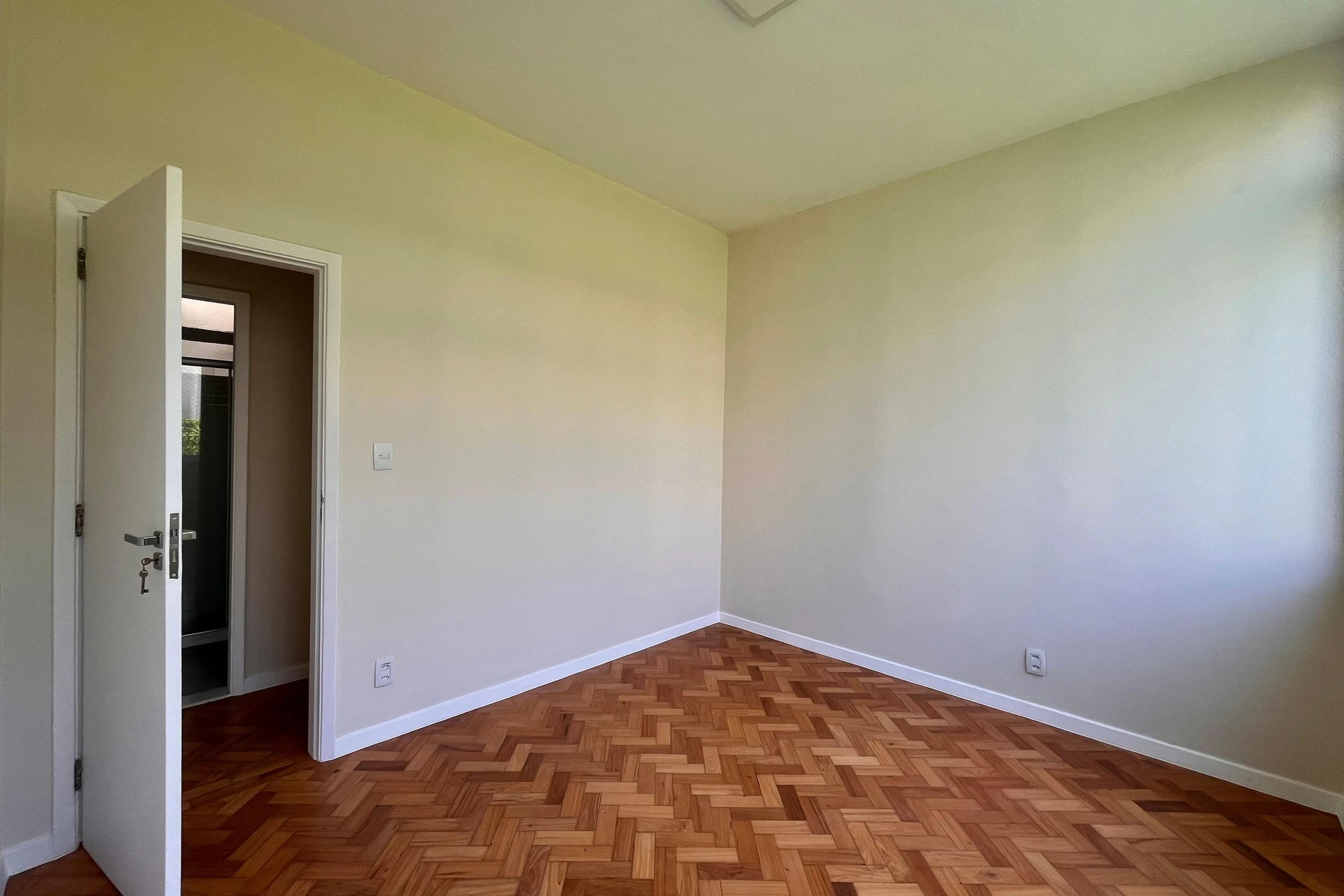 2-bedroom apartment with floor-to-ceiling windows — photo 14
