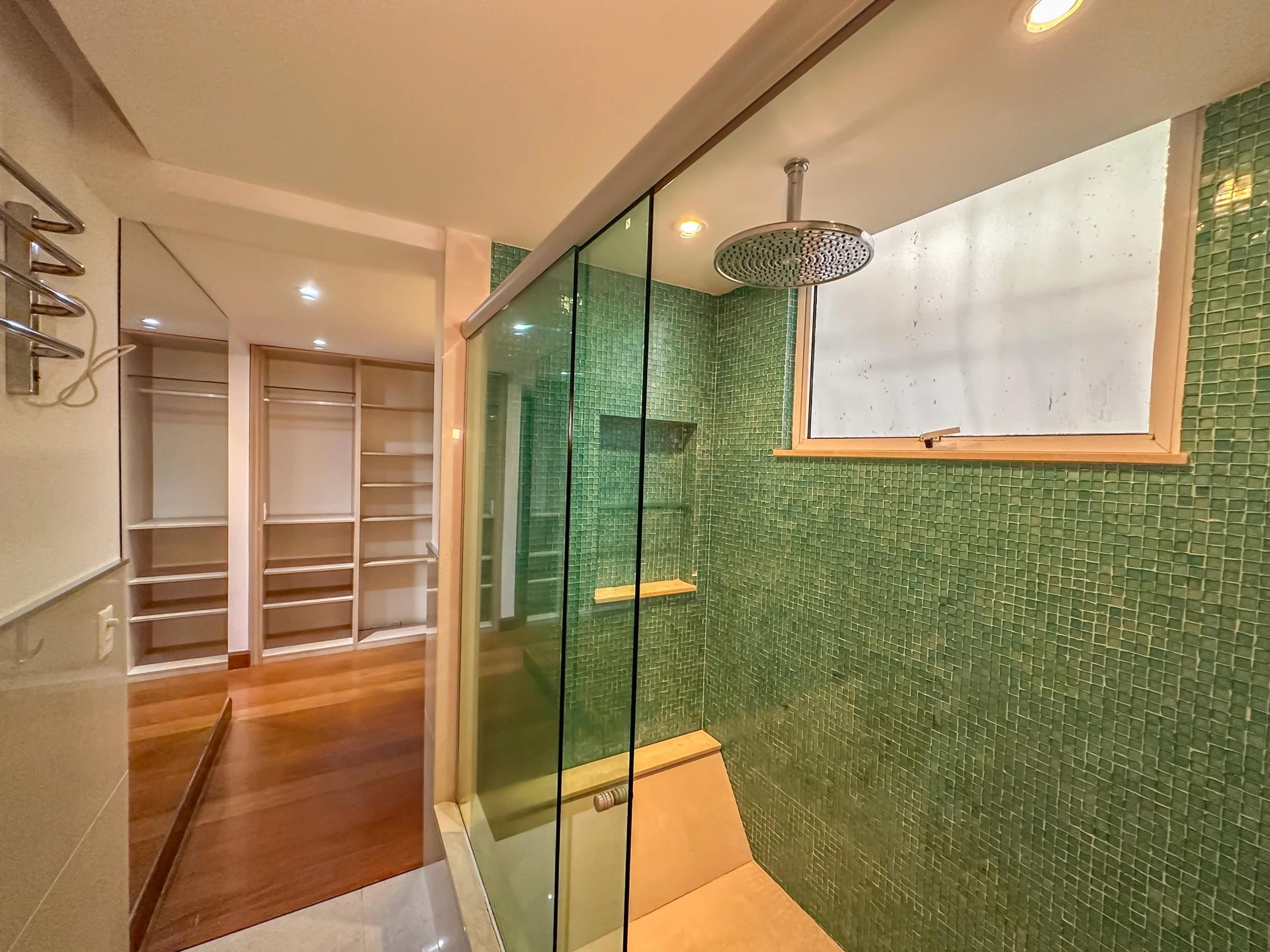 Apartment, 275 m², with a glass-enclosed balcony — photo 44