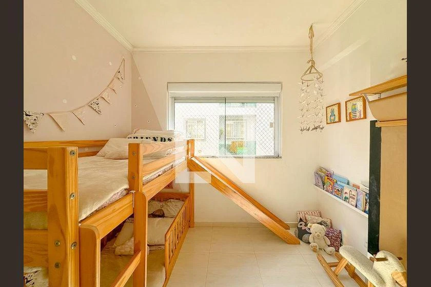 Balcony with a grill in a 2-bedroom apartment, 92 m² — photo 7