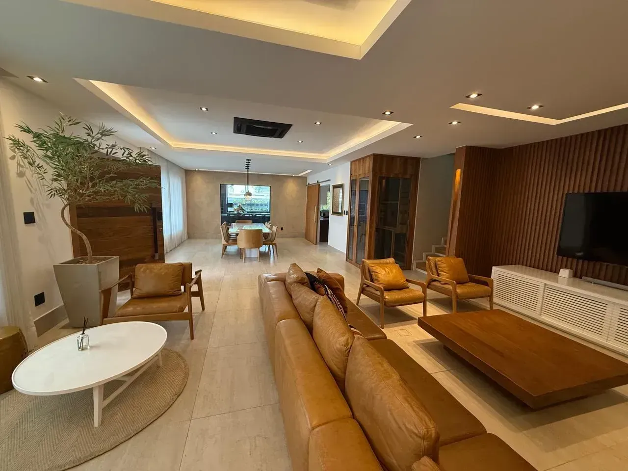 Furnished house with open-plan kitchen, 380 m² — photo 41