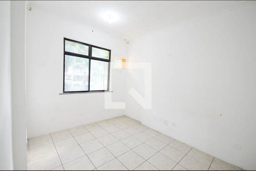 Rental house with 8 bedrooms and 8 bathrooms — photo 27