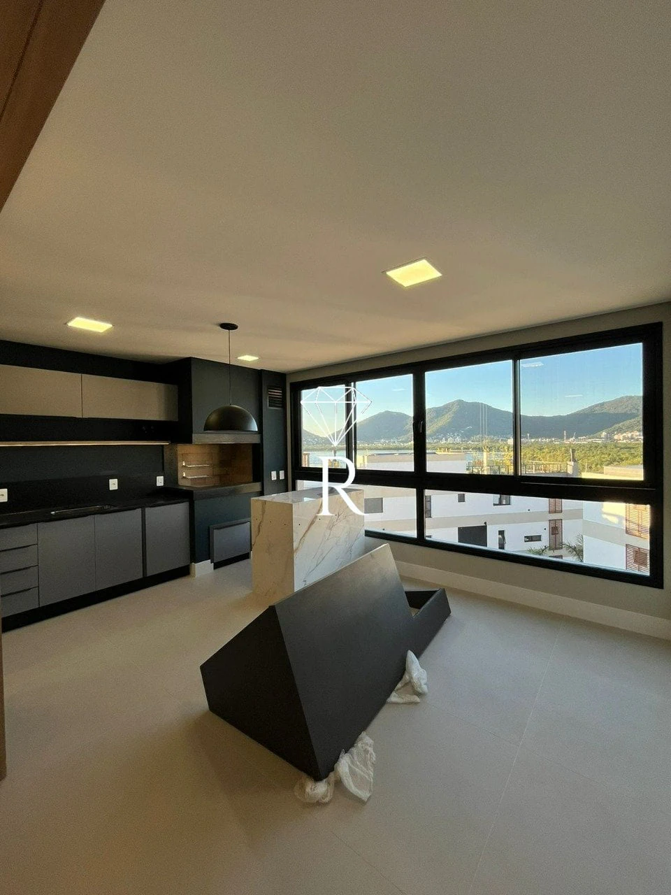 3-bedroom apartment with a grill on the balcony — photo 18