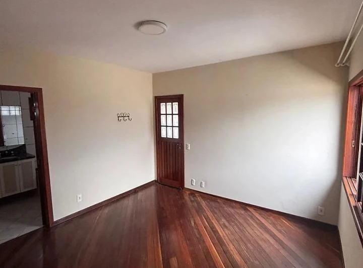 360 m² house with air conditioning and 3 bedrooms