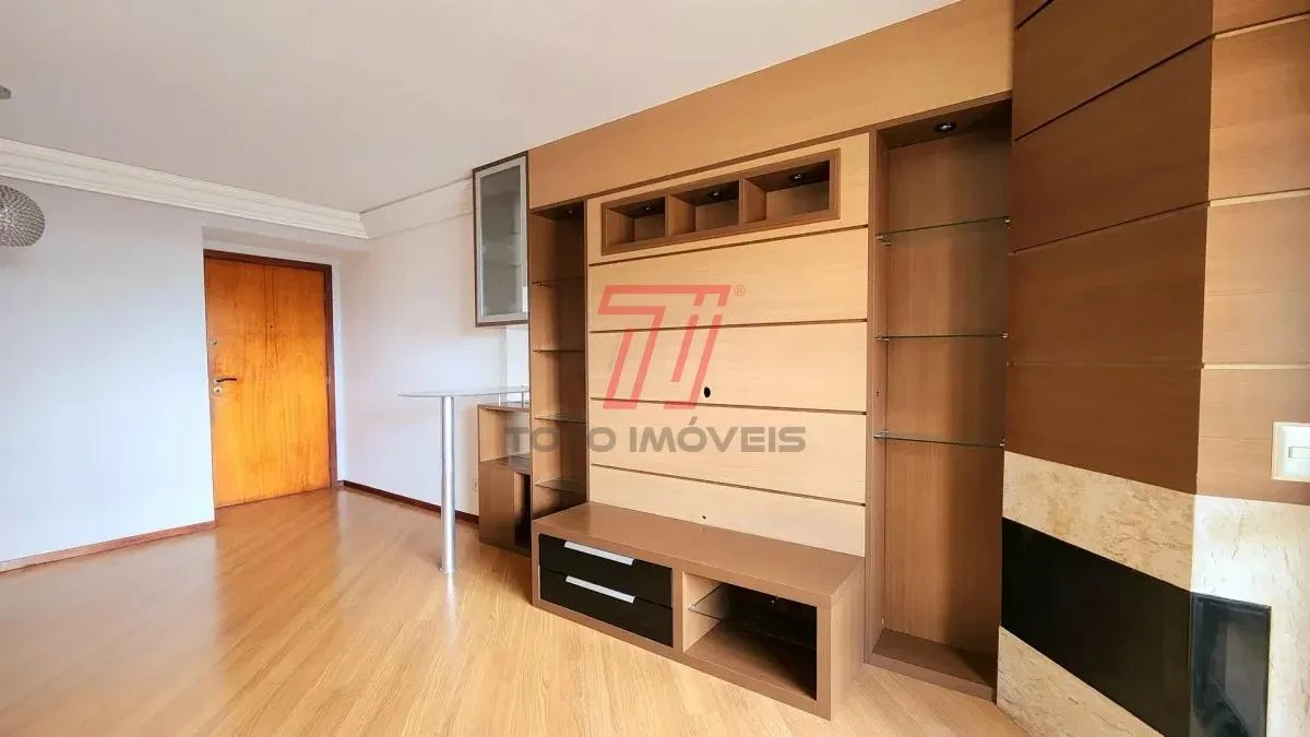 3-bedroom apartment with a bathtub in Curitiba — photo 32