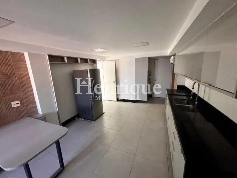 Triplex penthouse with 3 bedrooms and 3 bathrooms — photo 11