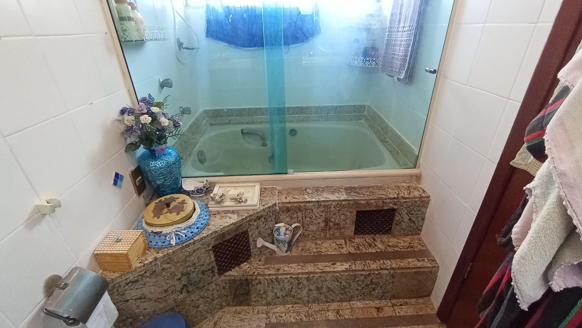 3-bedroom apartment with a jacuzzi in Rio de Janeiro — photo 22