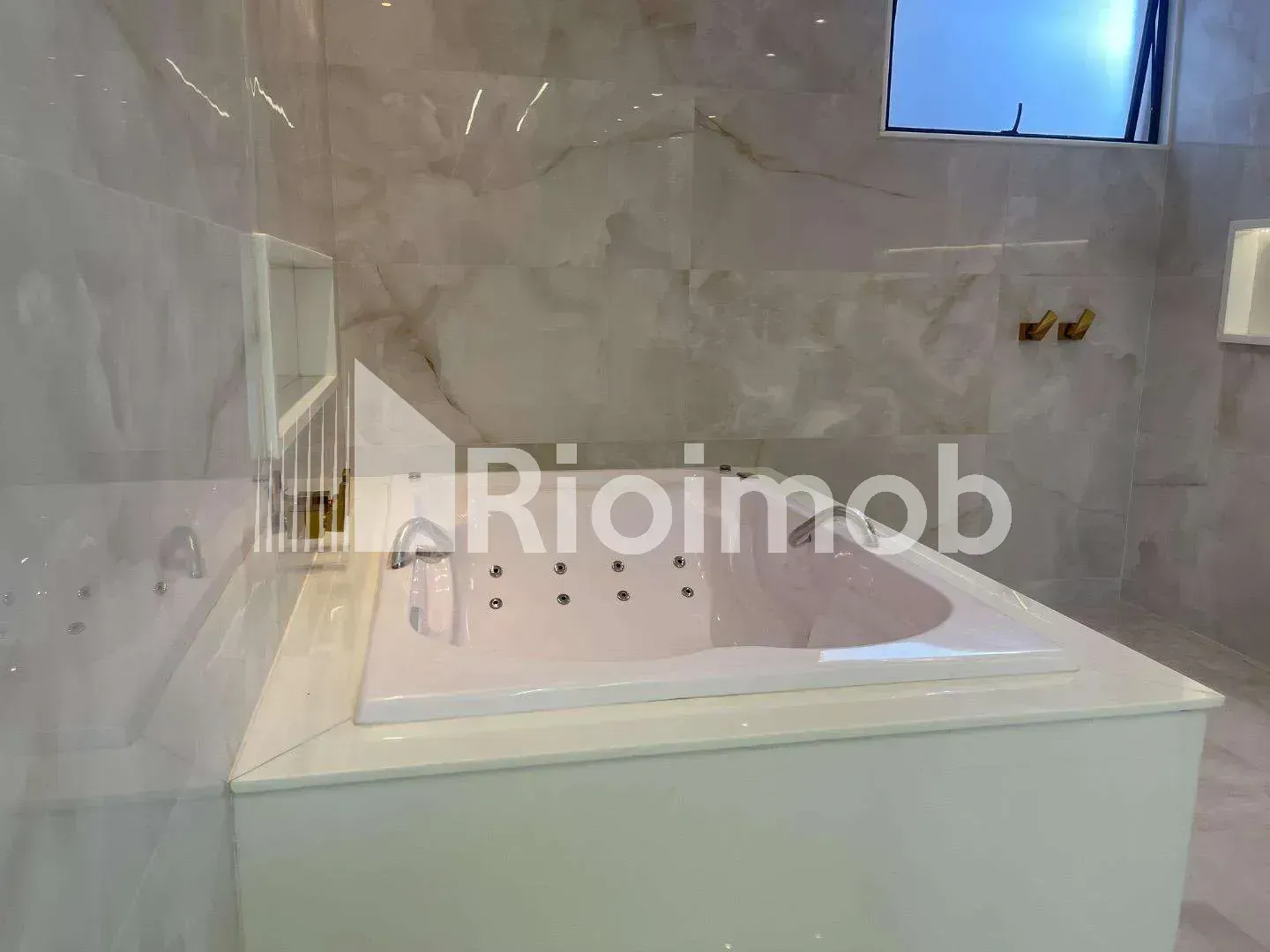 Будинок із кухнею відкритого планування та 5 спальнями 490 м² — photo 28