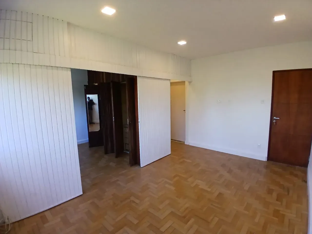 Квартира 70 м² с 2 спальнями и отдельной кухней — photo 17