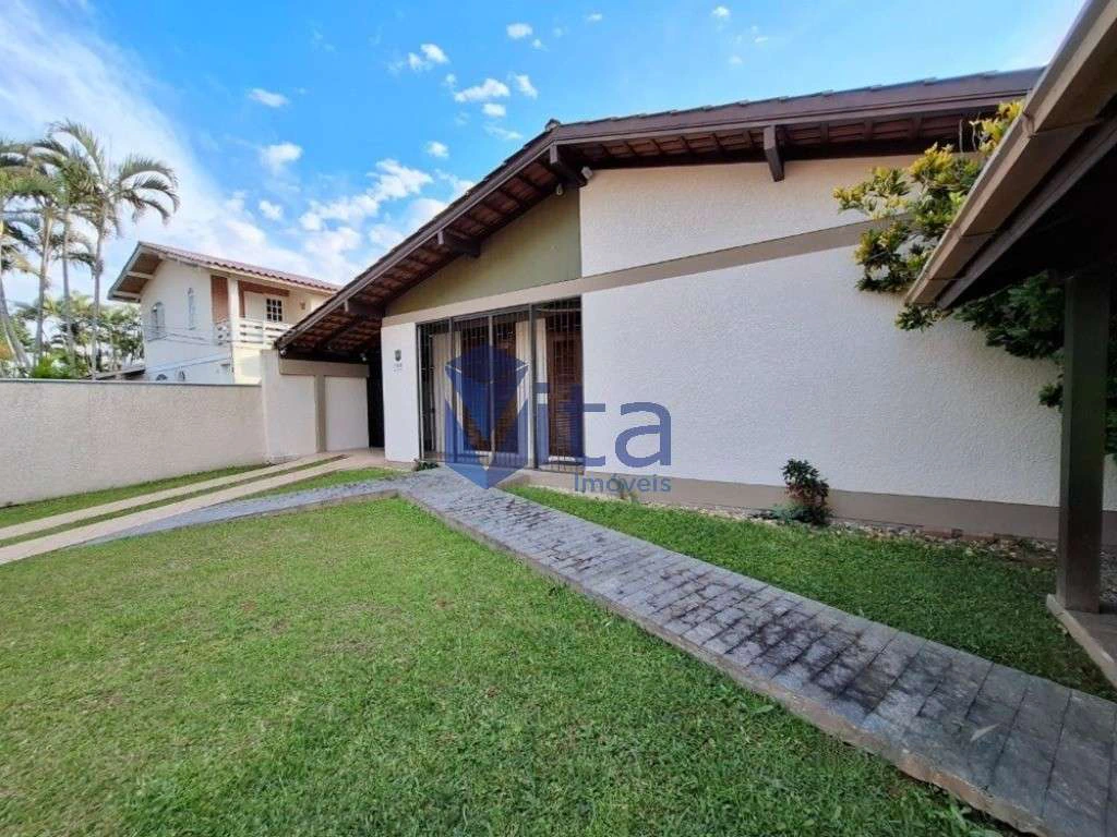 Casa con 3 dormitorios (1 en suite) y parrilla en el balcón — photo 2