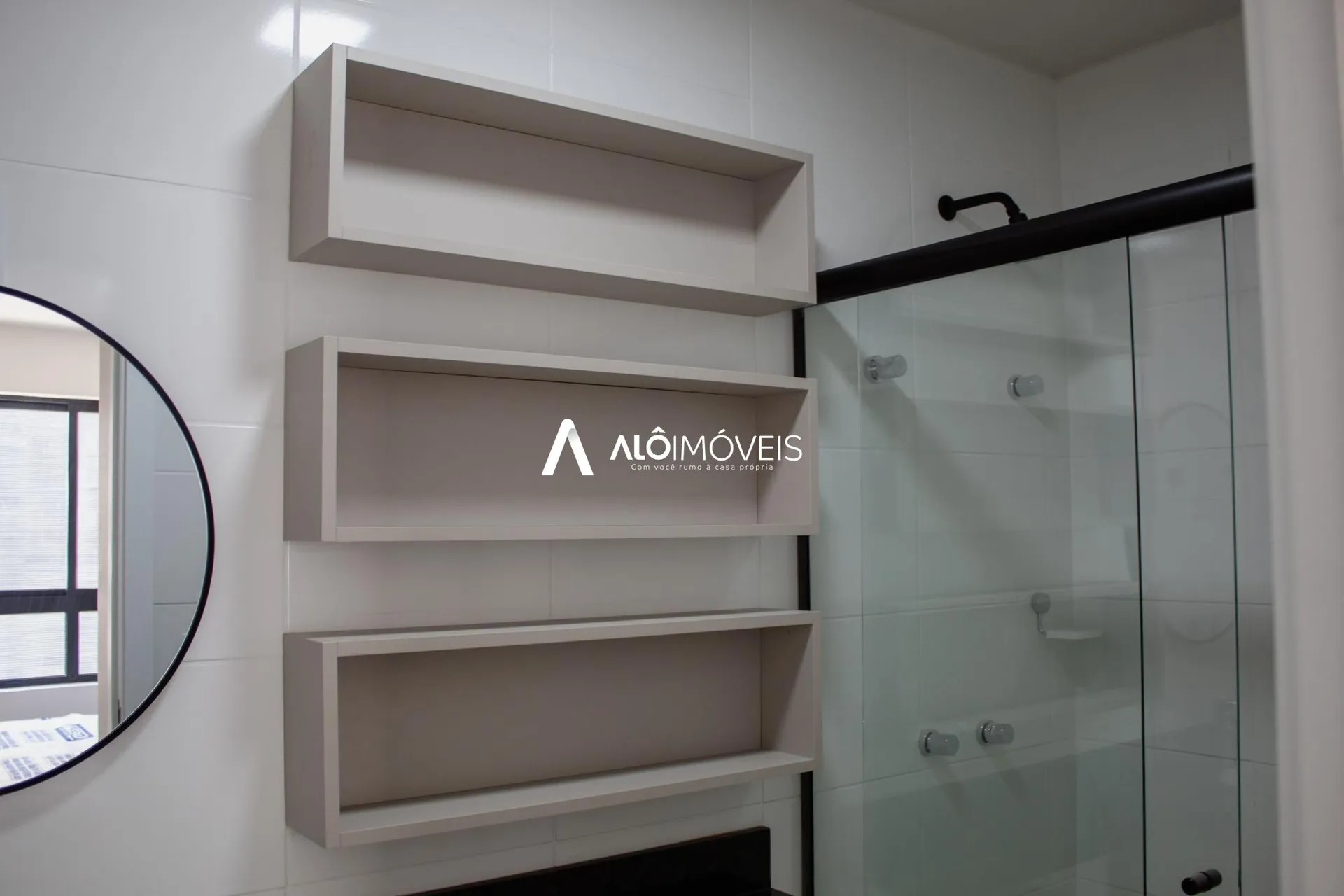 Furnished 1-bedroom apartment with open-plan kitchen — photo 48
