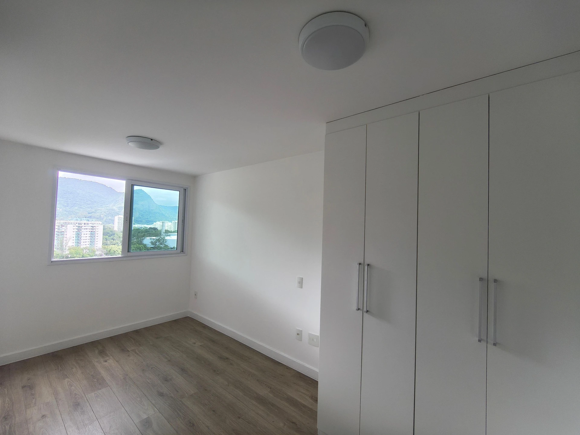 Apartamento, 82 m², com janelas do piso ao teto — photo 11