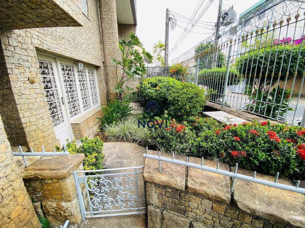 1-bedroom apartment with balcony and 48 m² — photo 17