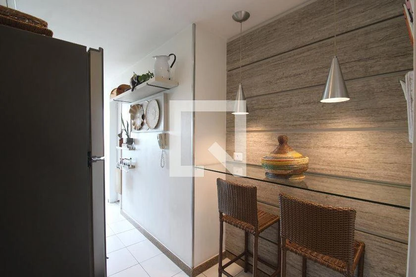 Furnished apartment, 83 m², with a glass-enclosed balcony — photo 2